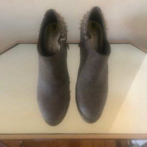 Jessica Simpson Grey Booties